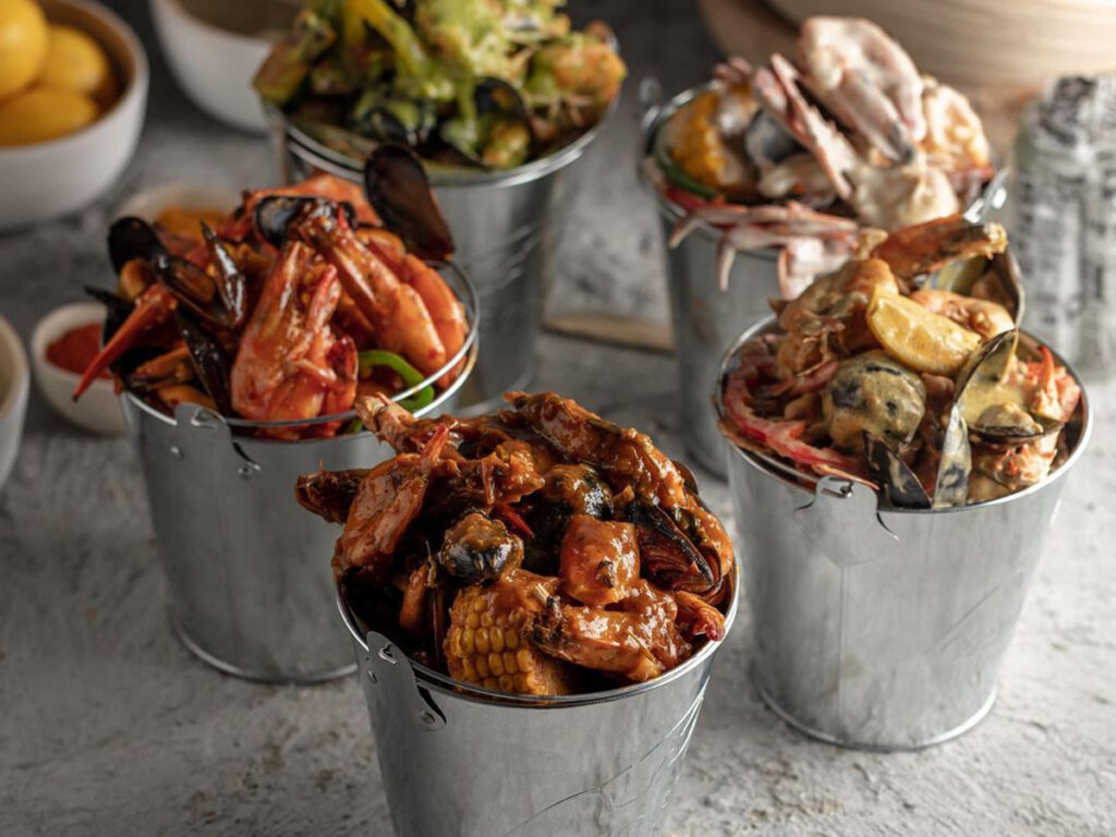 seafood restaurant in kottayam, seafood restaurant in kochi, seafood bucket kochi, seafood bucket kottayam